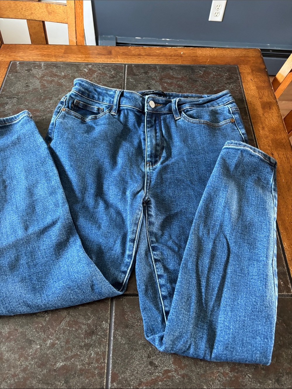 Judy Blue Skinny Jeans in Medium Blue Wash
